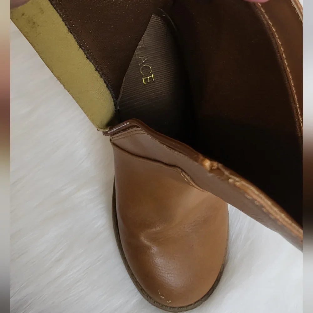 The Children's Place girl brown boots size 11